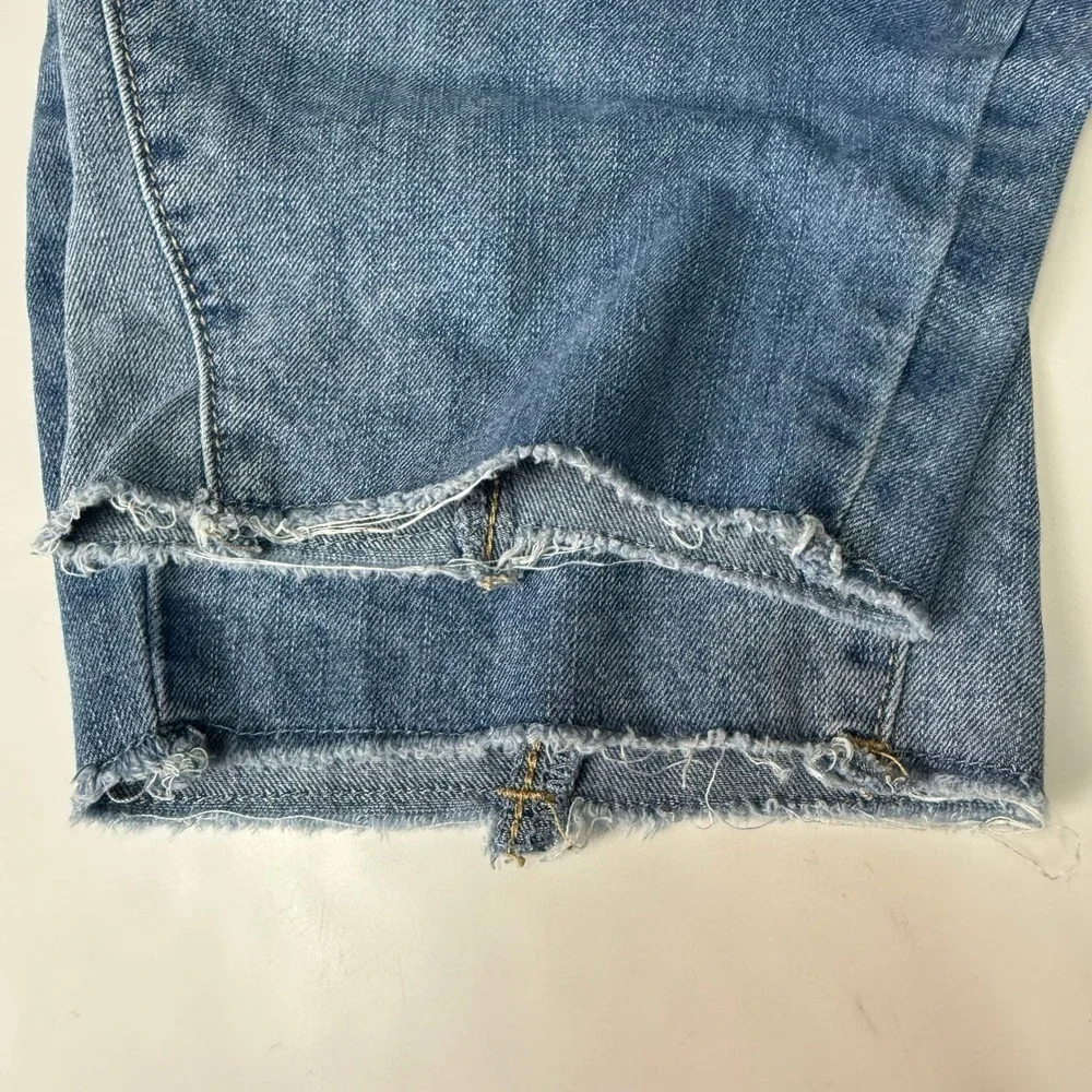 YMI Barrel Fit Jeans Womens 1/25 Light Blue Raw Hem Curved Leg Stretch FP92414